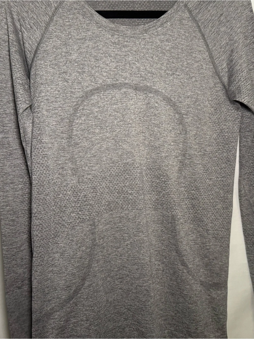 Lululemon Swiftly Tech Long Sleeve 2.0 Slate White Gray Size 8 Full Hip Length